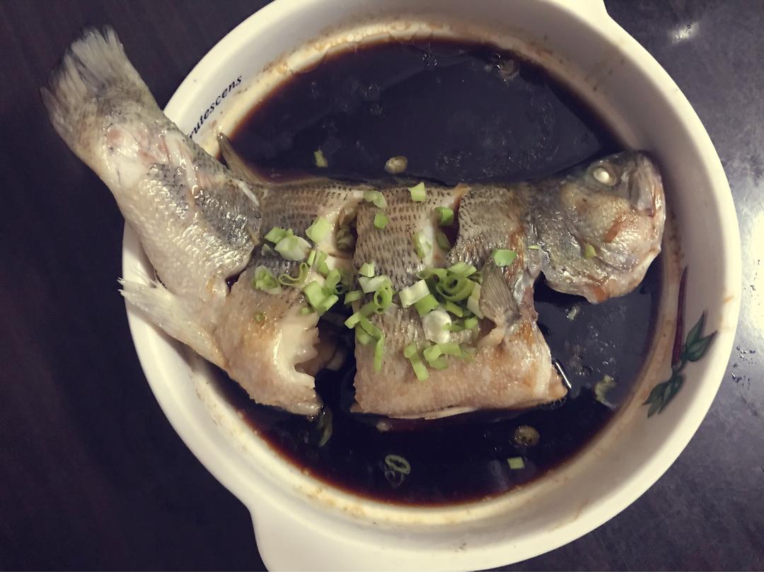 清蒸鲈鱼料汁是关键的做法