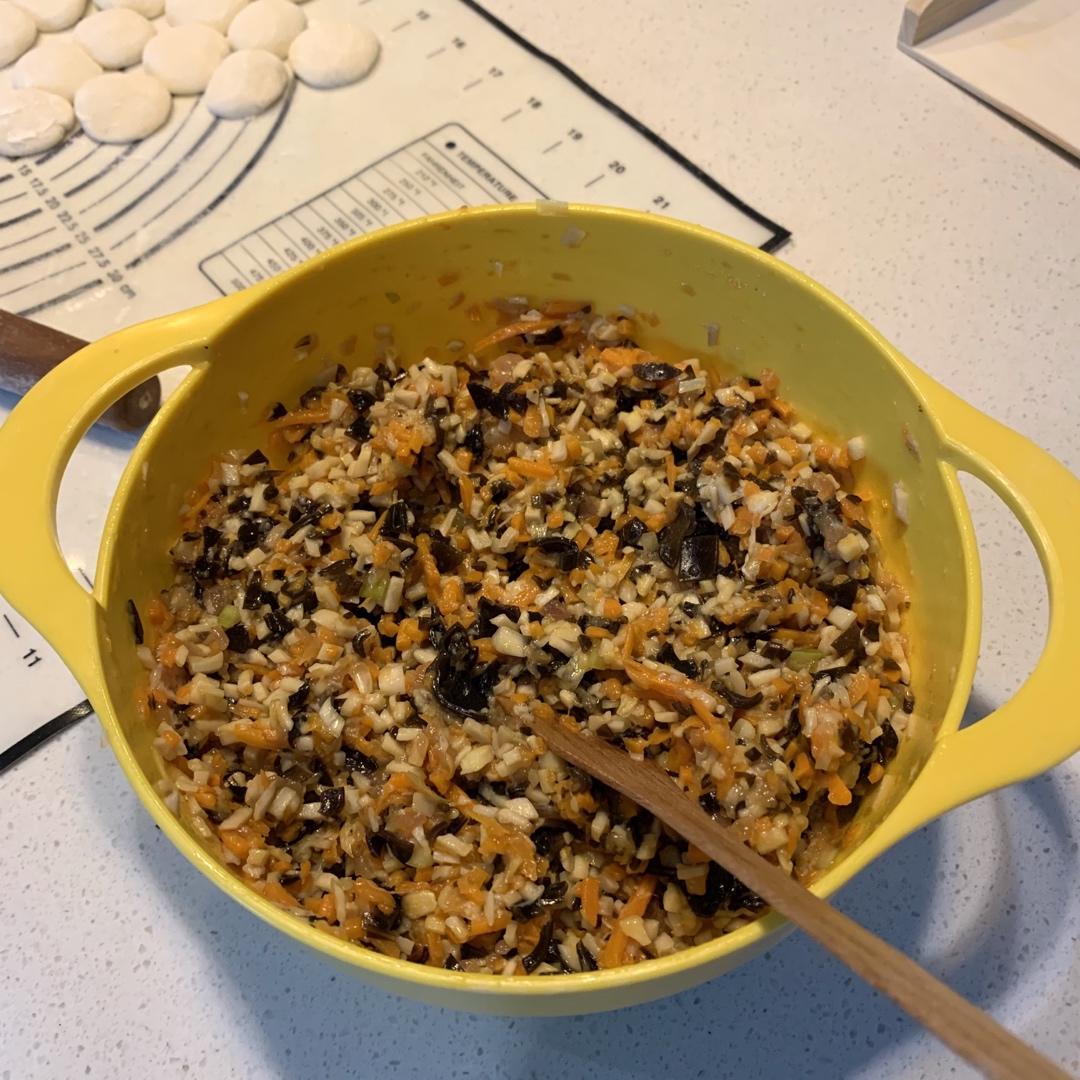 杏鲍菇 胡萝卜猪肉馅水饺