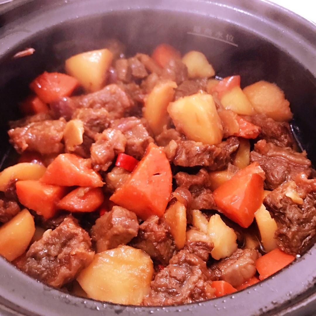 胡萝卜土豆烧牛腩