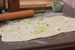 外酥内软的手撕葱油饼的做法 步骤4