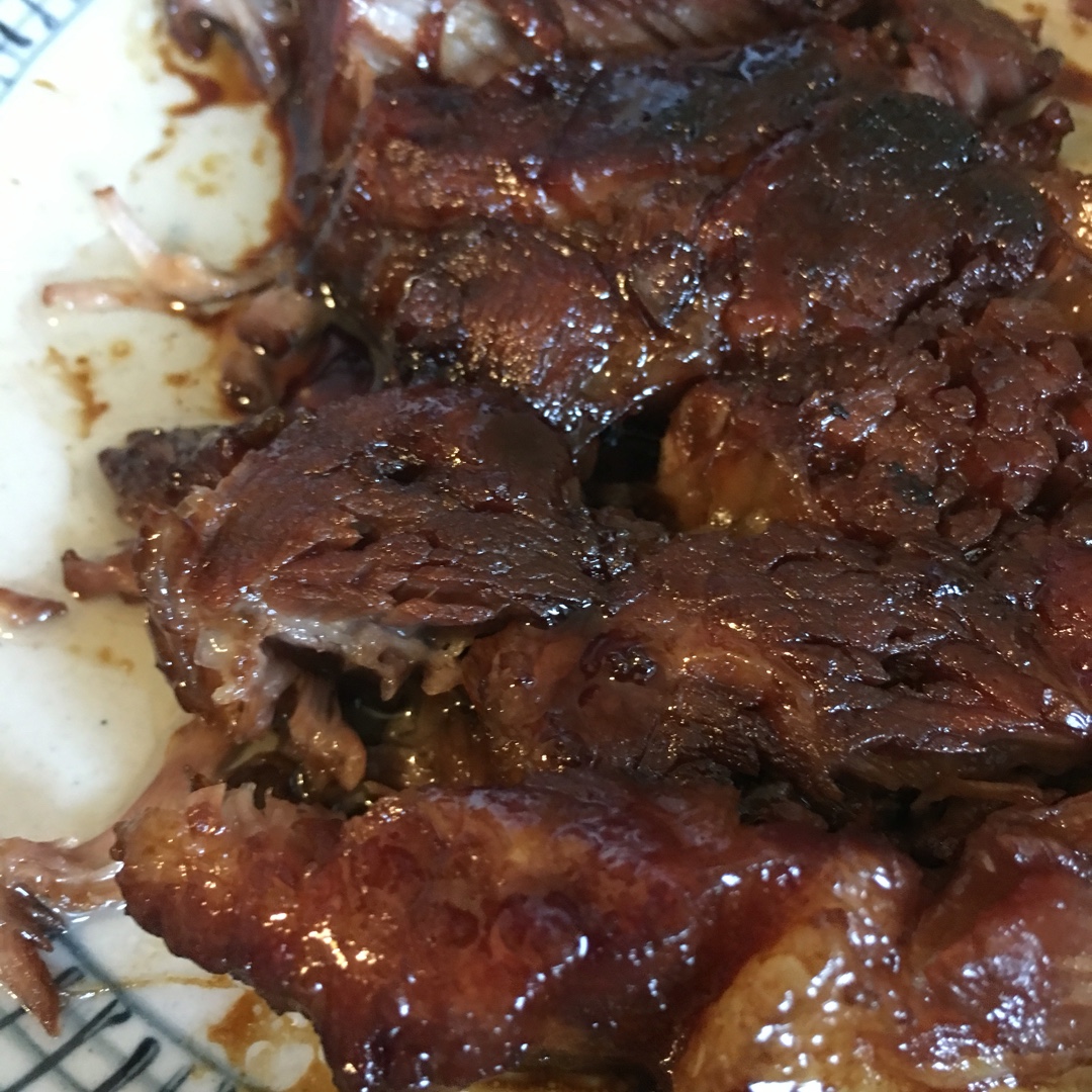 蒜子酱油卤肉
