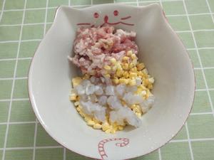 玉米虾仁猪肉饺子的做法 步骤3