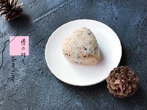 海苔香松金枪鱼饭团的做法 步骤1