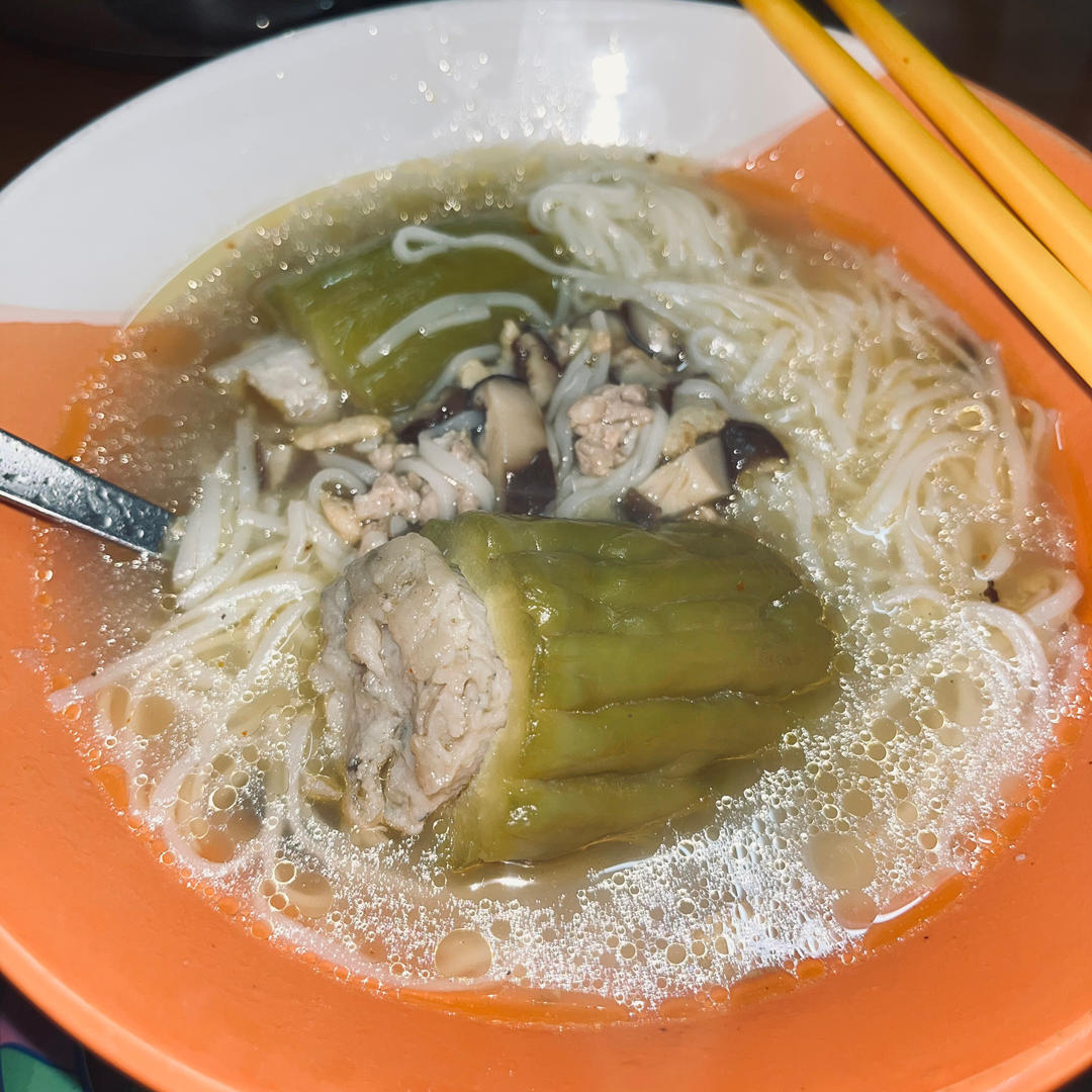 酿苦瓜汤米粉