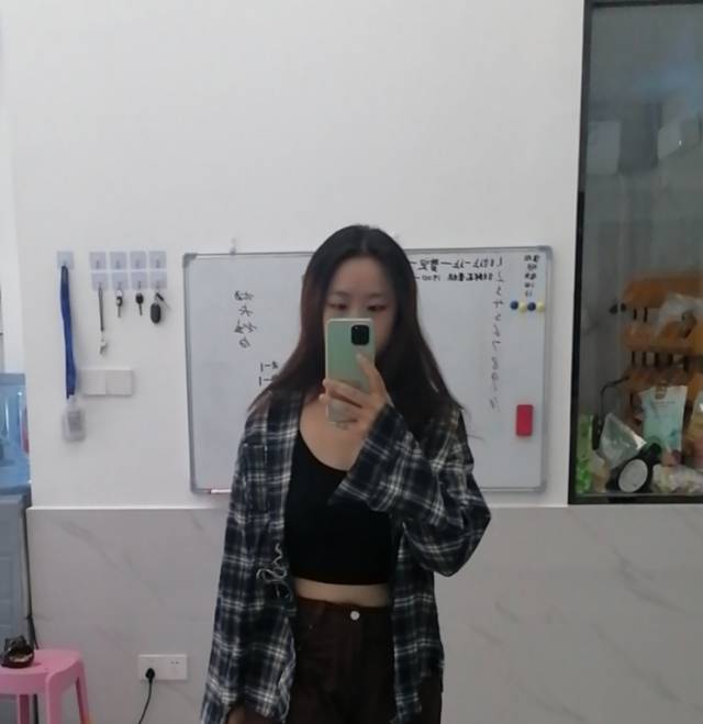 吃西瓜不吐瓜子