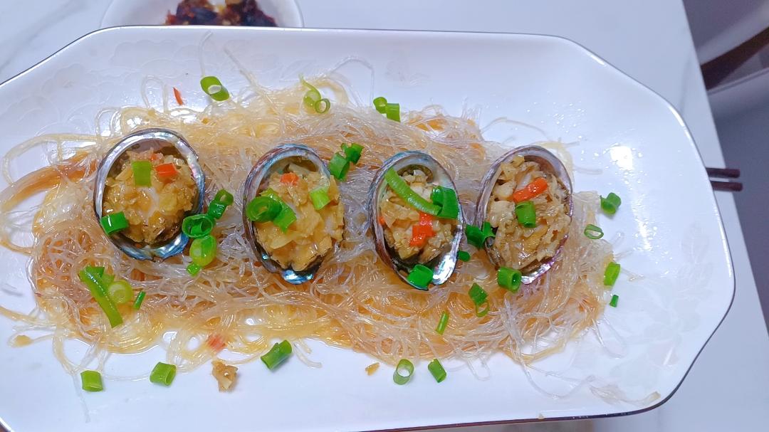 蒜蓉粉丝蒸鲍鱼