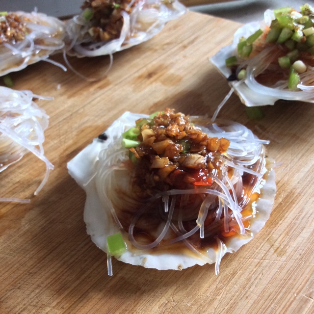 黄金蒜蓉粉丝蒸扇贝