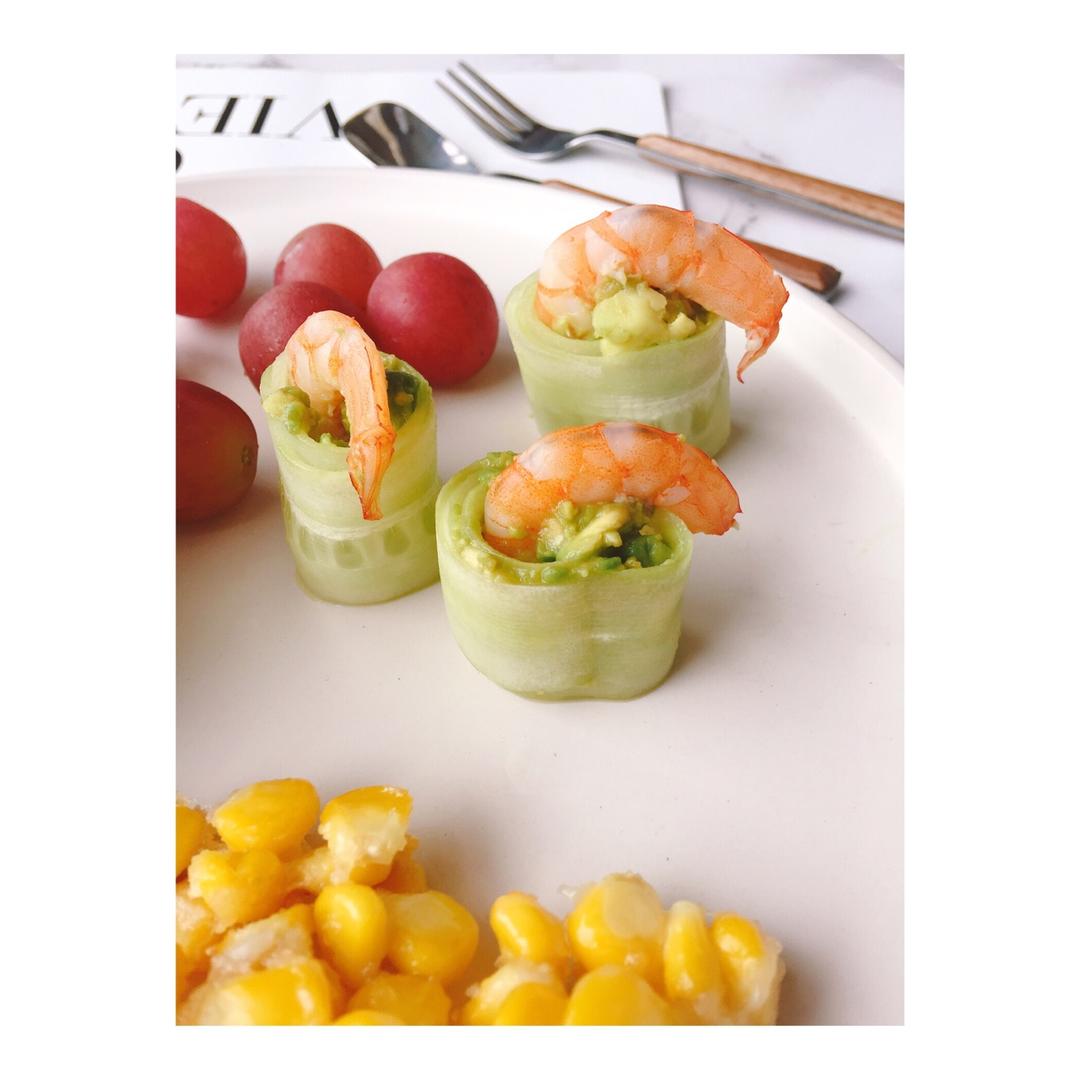 黄瓜牛油果酱卷虾