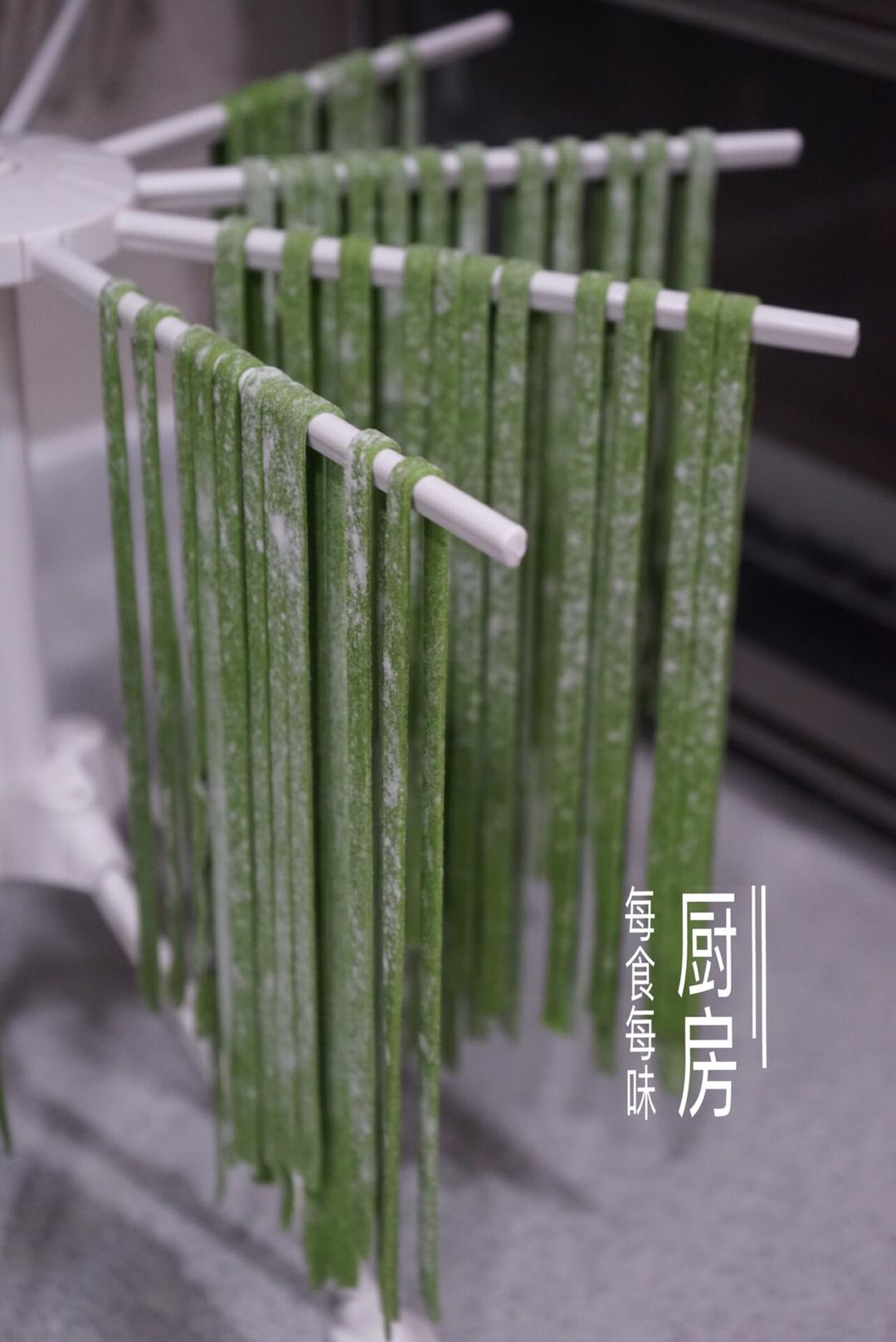 纯天然菠菜面条/不加色素不变色/不爱吃菜的小朋友最爱