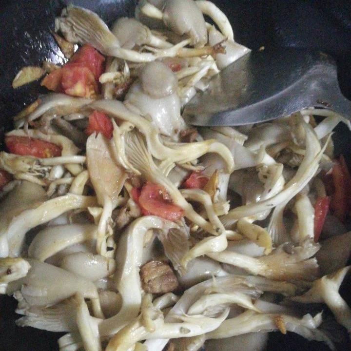 蘑菇炒肉