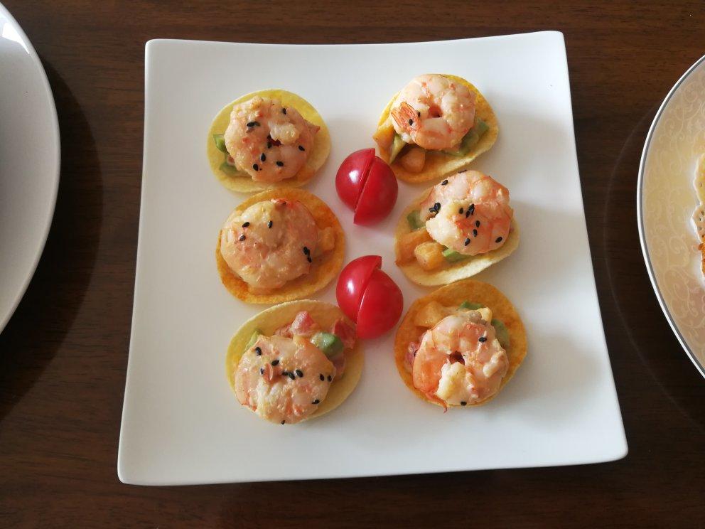 薯片牛油果大虾沙拉