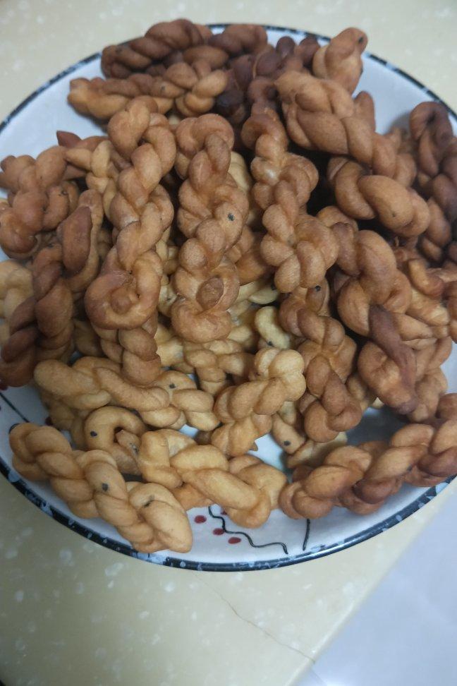 鸡蛋小麻花