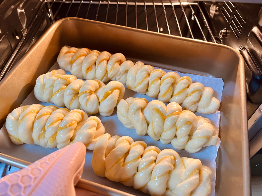 咸蛋黄奶酥面包（免模具）