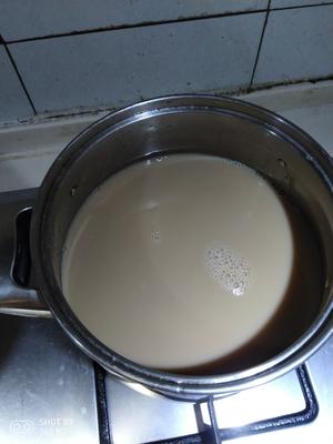 秒成红豆奶茶的做法 步骤2