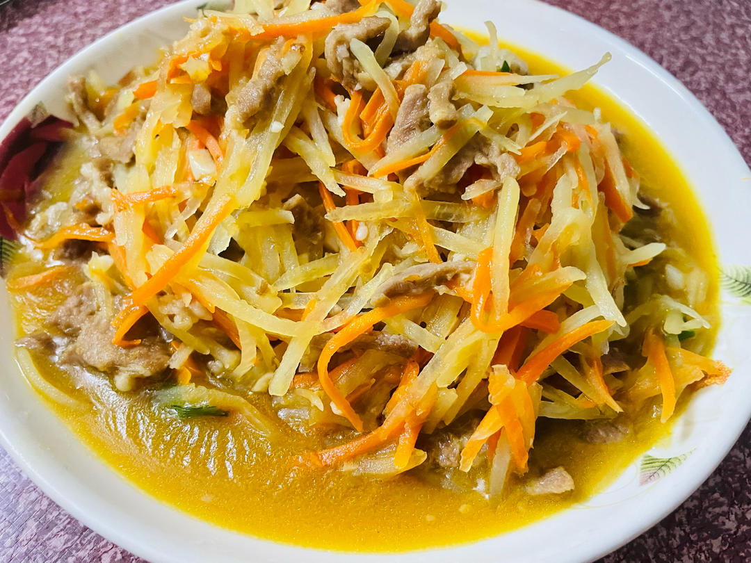 胡萝卜土豆炒肉