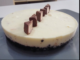 草莓果粒冻芝士蛋糕