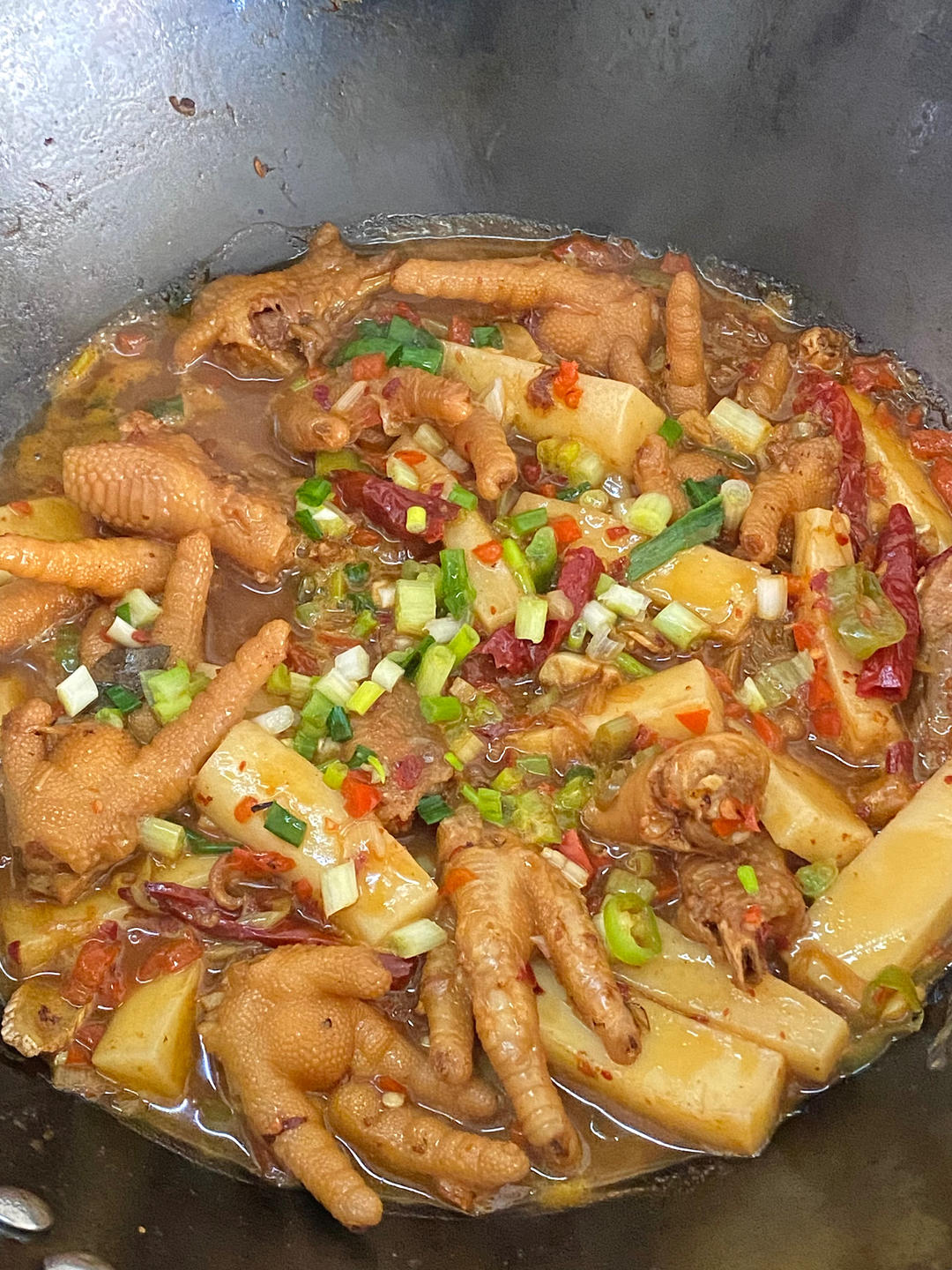 江西菜真的絕了！辣雞爪燒年糕真的好下飯的做法 步驟3