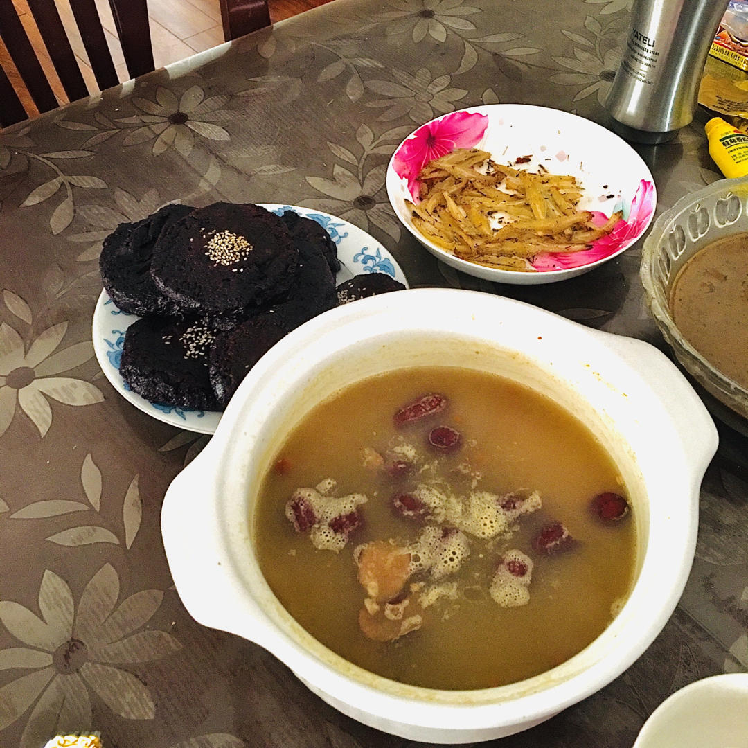 具有保健功效的煮苹果（苹果汤）