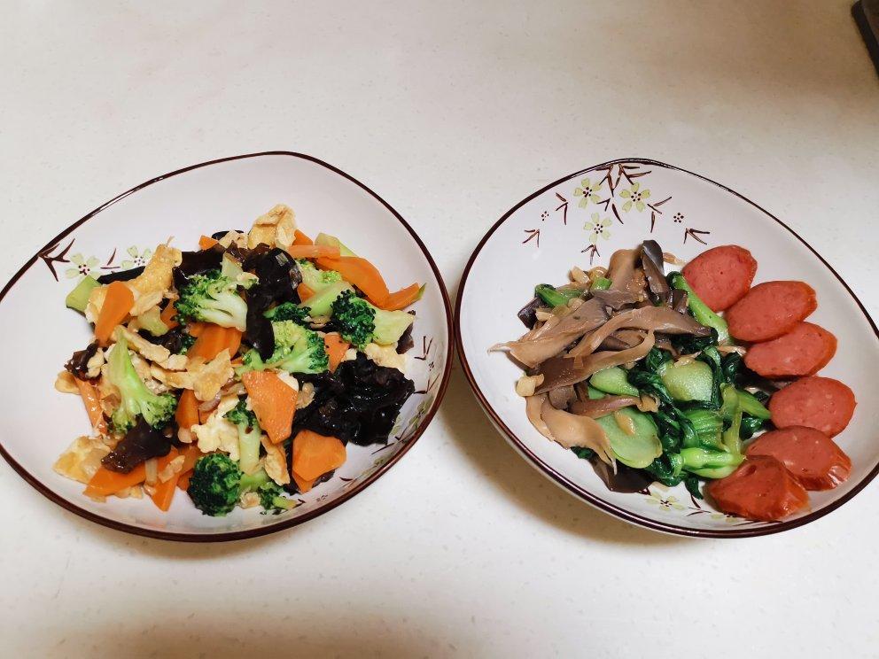 健康低卡家常菜——西兰花木耳炒蛋