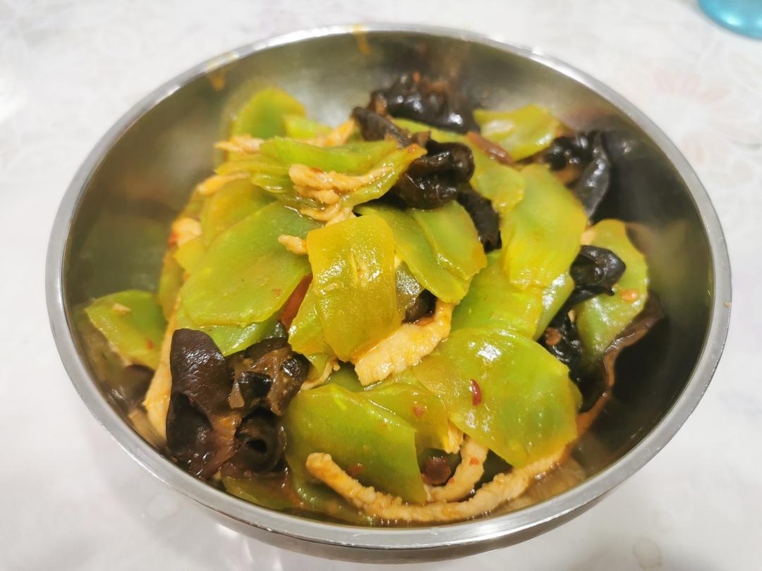 简单又好吃的莴笋炒肉