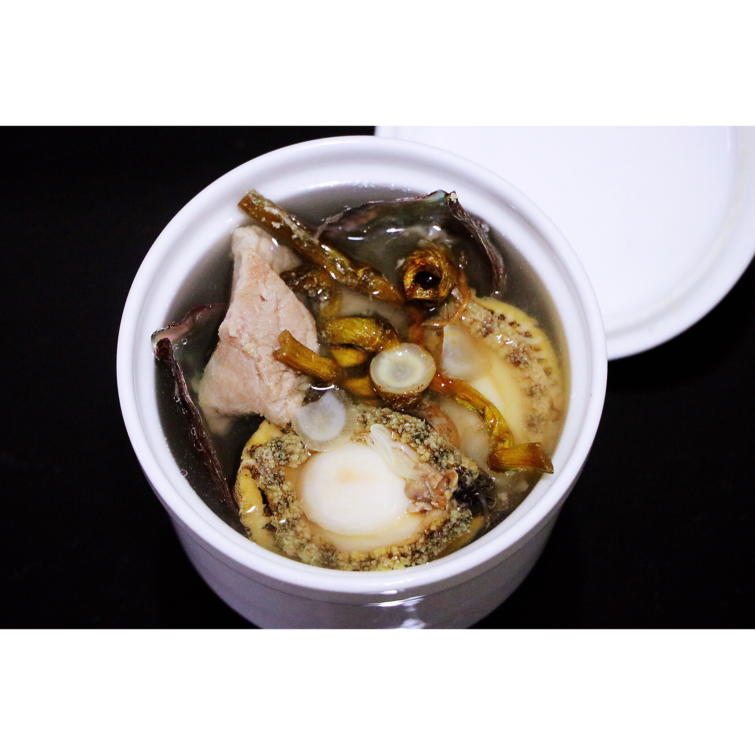 石斛西洋参炖瘦肉鲍鱼汤的做法