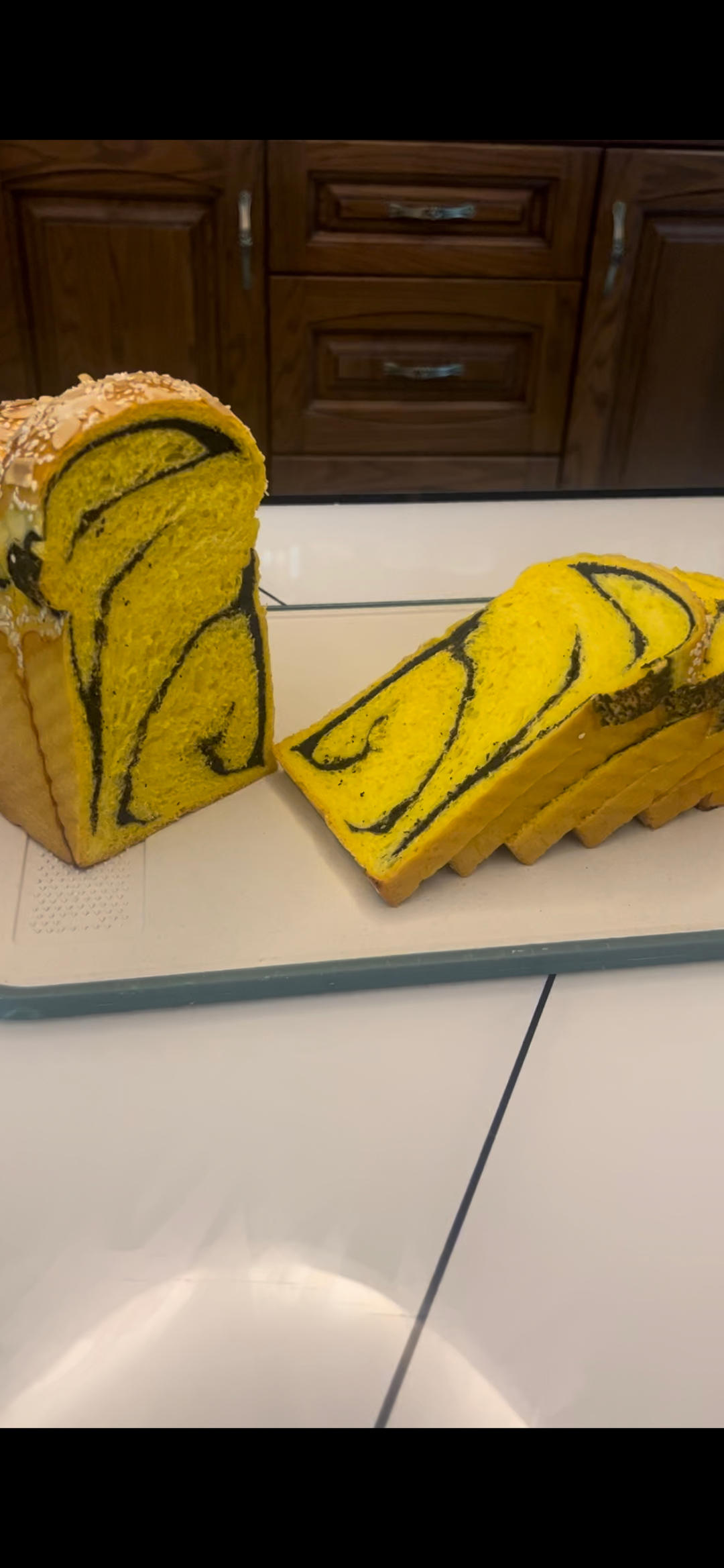 全麦黑芝麻奶酥吐司