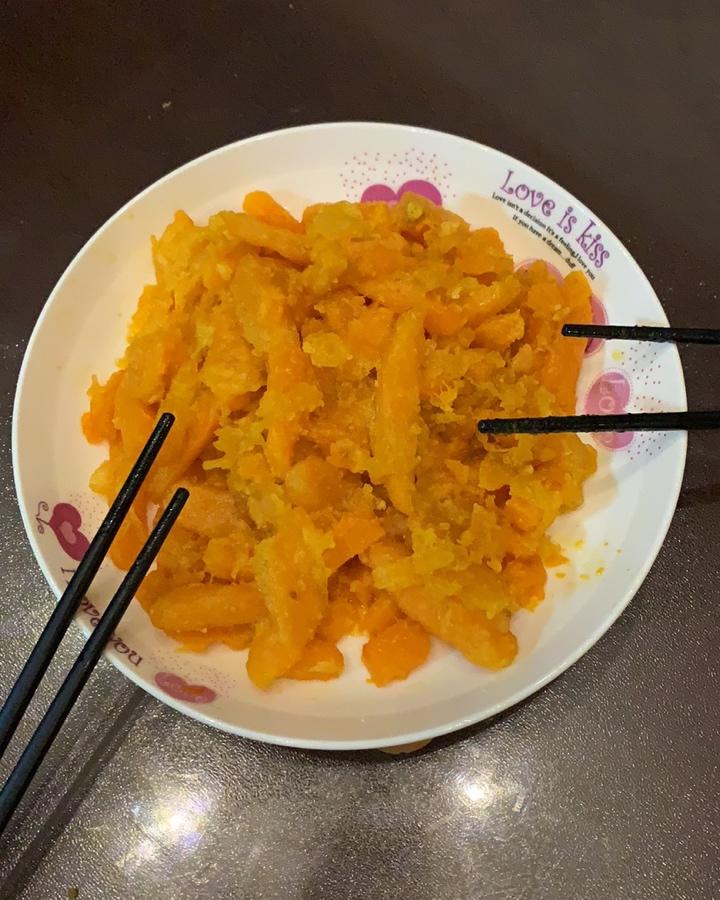 咸香软糯的快手菜--咸蛋黄焗南瓜