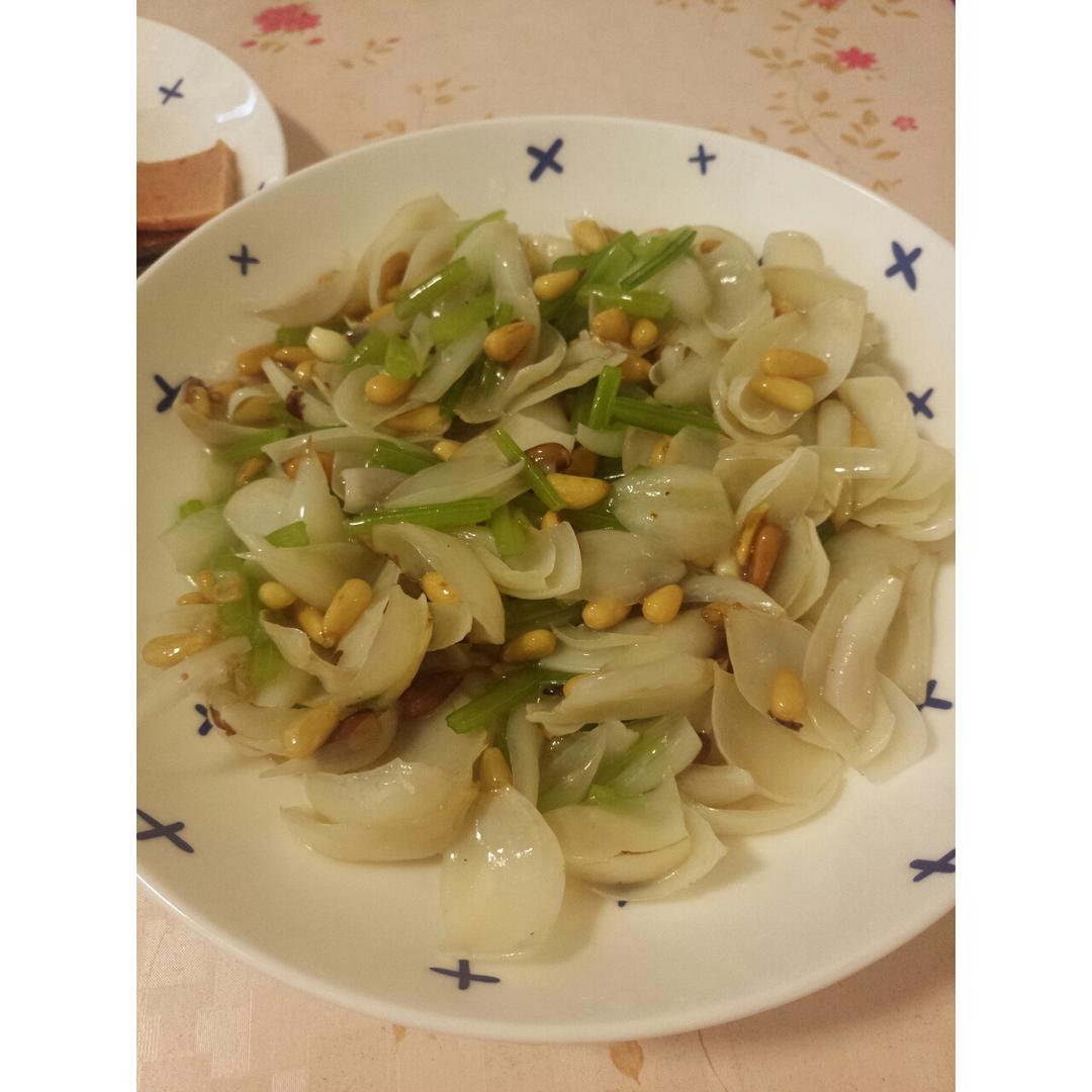 松仁百合炒西芹