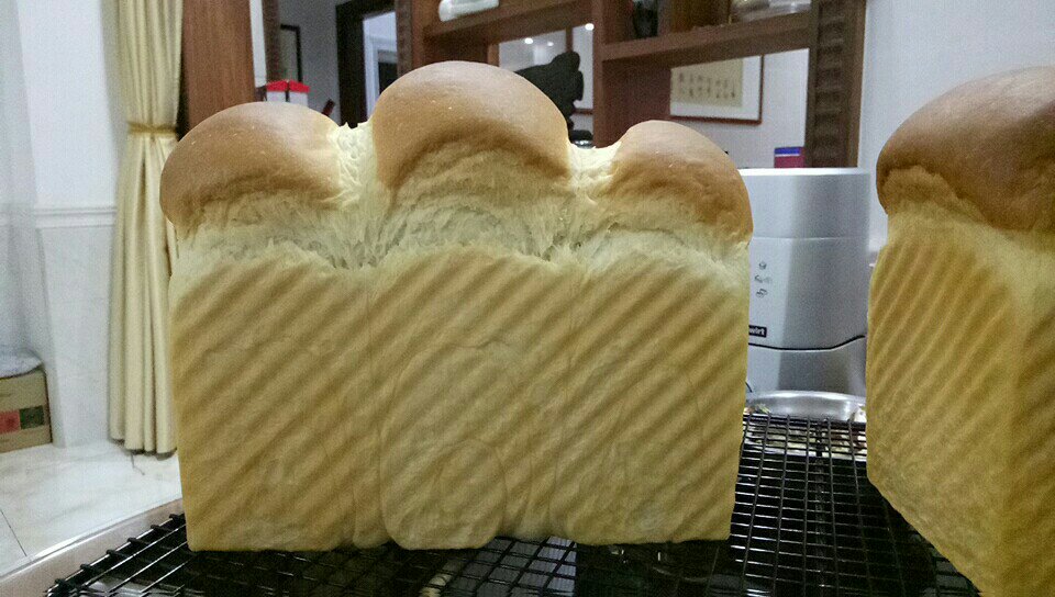 哈喽~面包你好!   基础淡奶油吐司(一次发酵法)    卡士couss537烤箱特约食谱