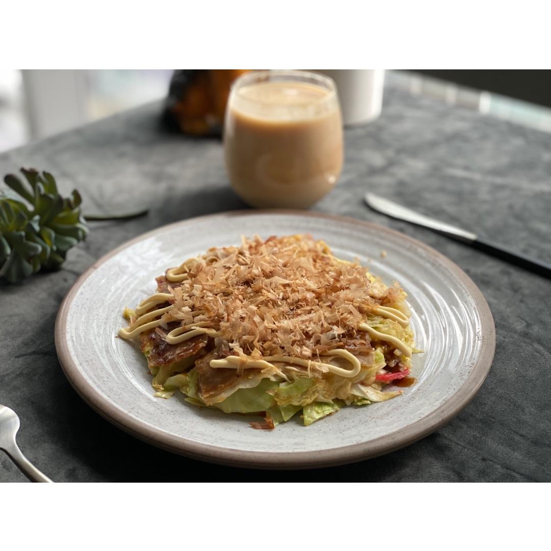 （一人食）Okonomiyaki お好み焼き（搬运自：Just one cookbook）