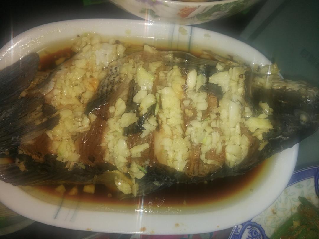 蒜爆鱼