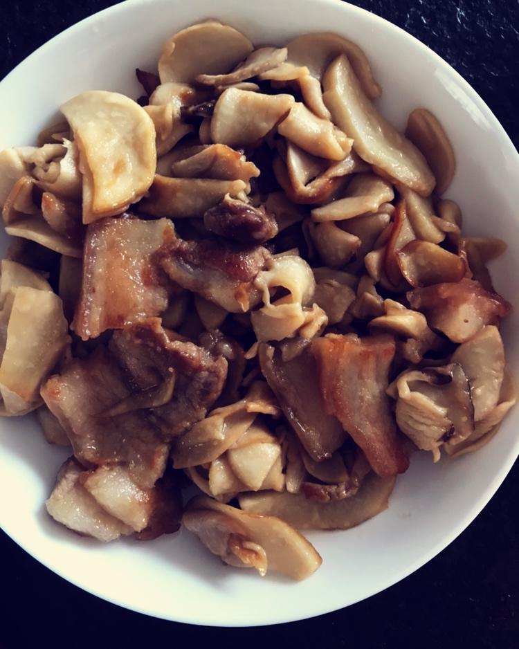超级下饭的杏鲍菇炒肉