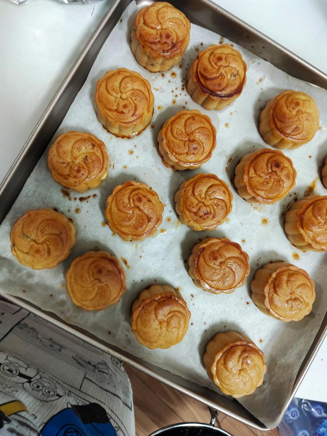 广式月饼—蛋黄莲蓉月饼