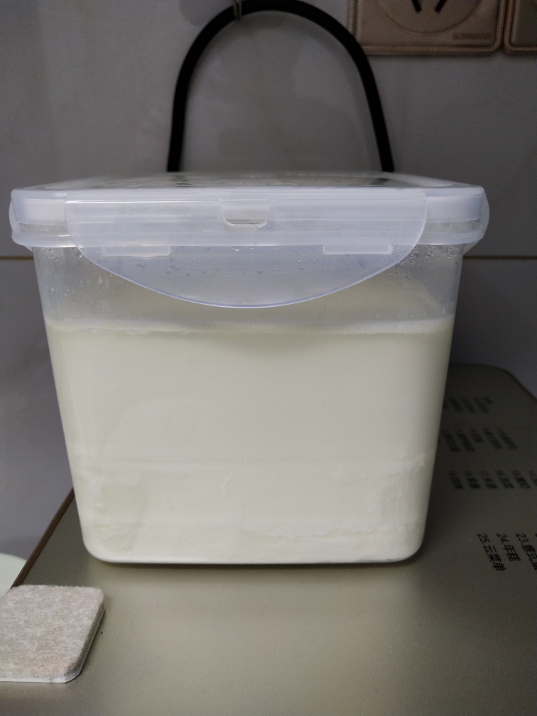 用奶粉做酸奶（面包机、电饭煲版本都有）的做法