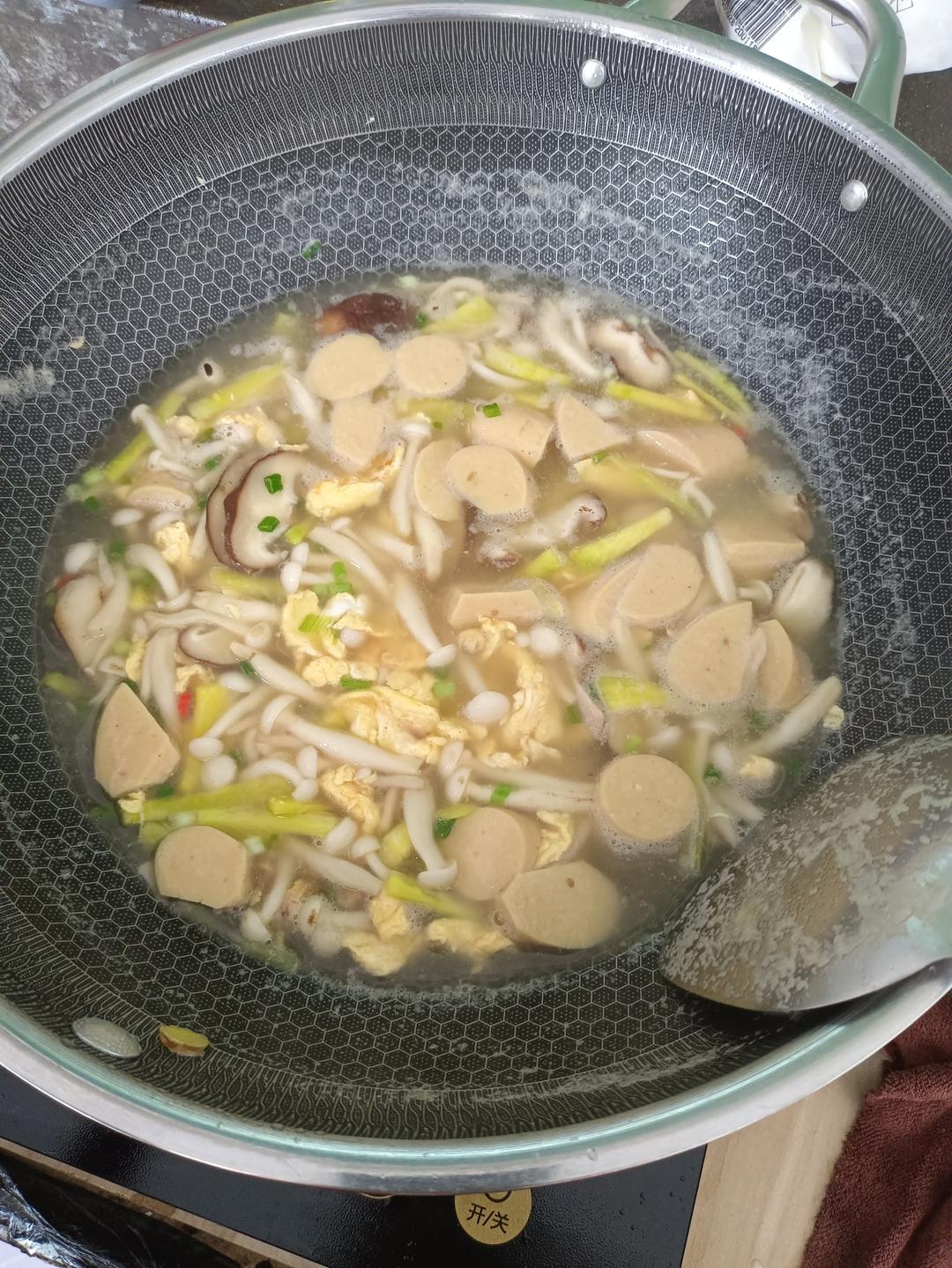 💐美味的白玉菇鸡蛋汤🍲