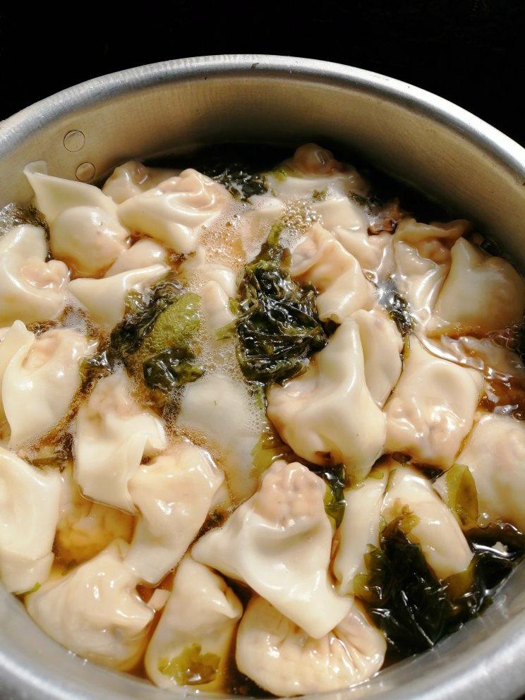 鸡肉香菇大馅馄饨