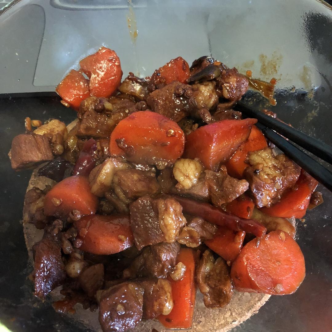 红焖羊肉炖胡萝卜
