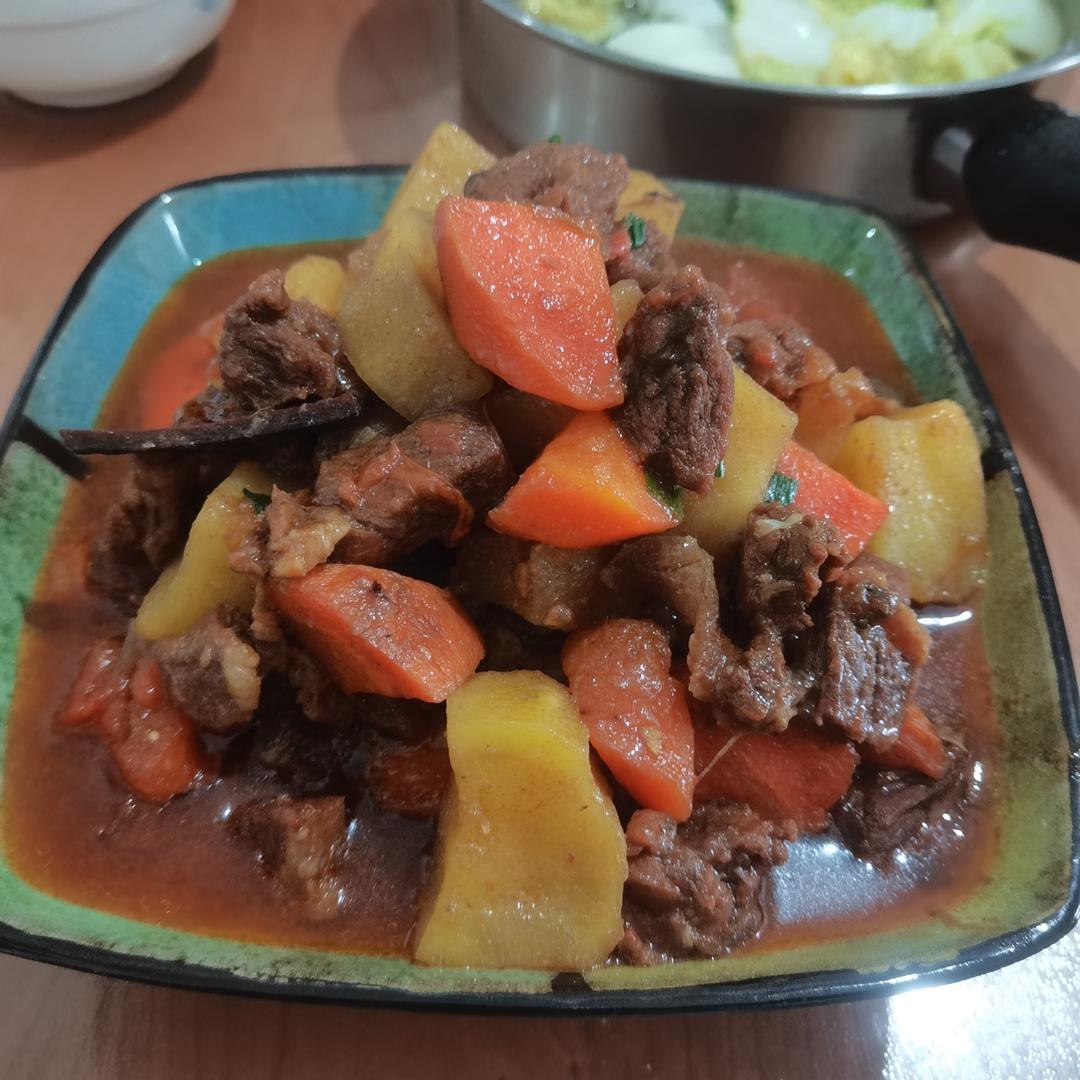 香喷喷炖牛腩