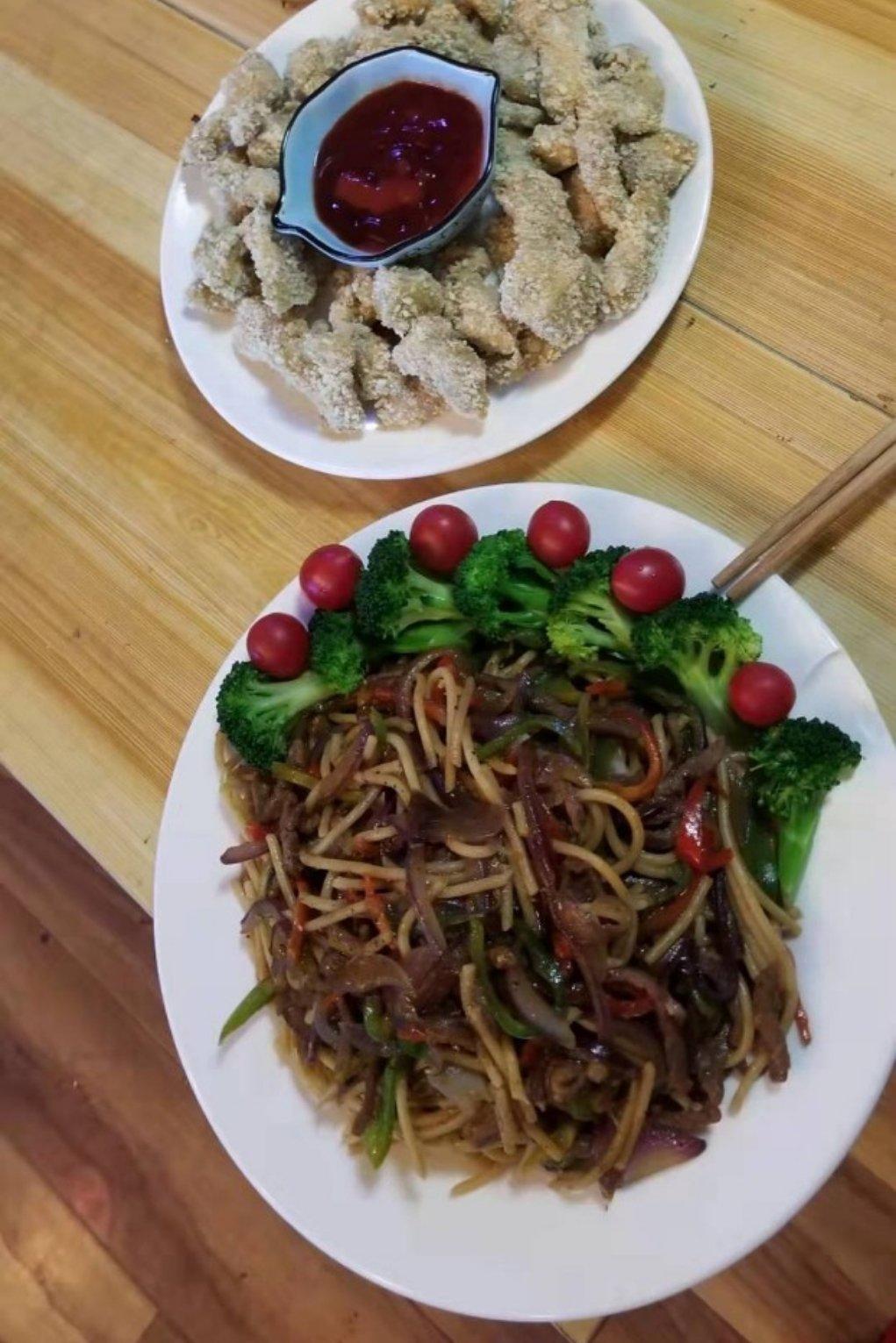 黑椒牛柳炒意面
