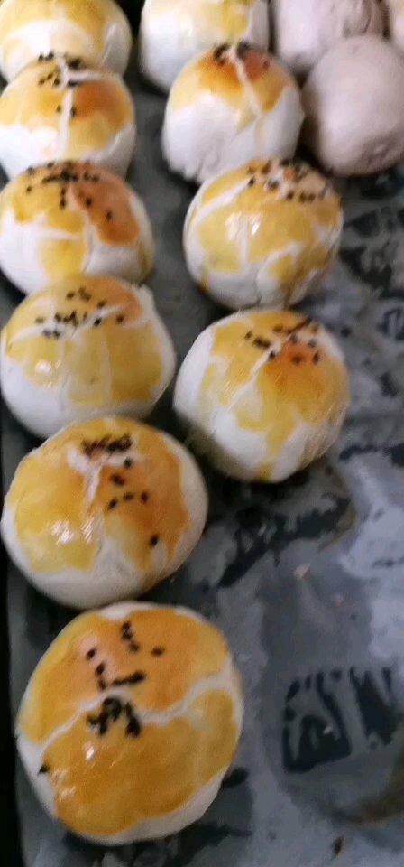 素油开酥的三种口味蛋黄酥