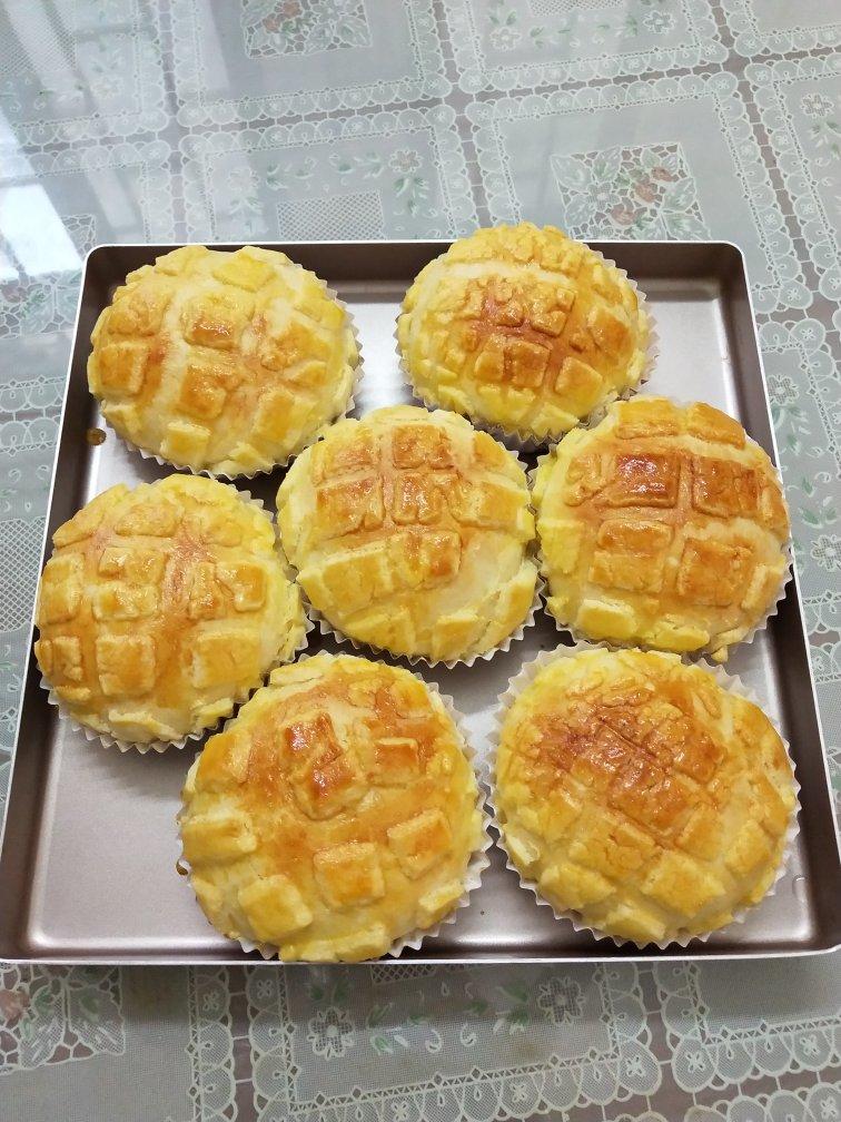 好吃到炸裂的港式菠萝包（附带制作酥皮的小视频）