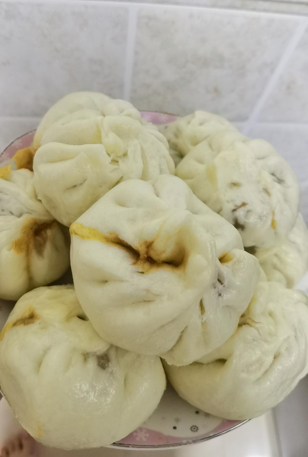 鲜美多汁的洋葱牛肉包子