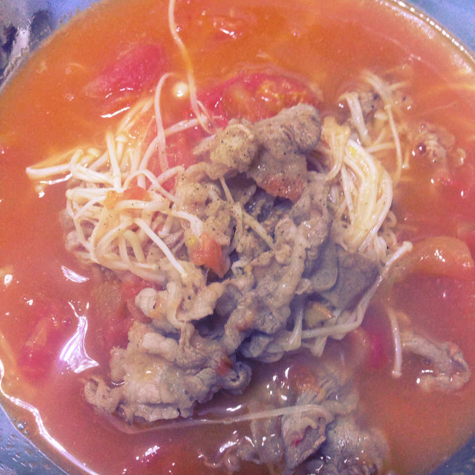 金针菇肥牛番茄锅