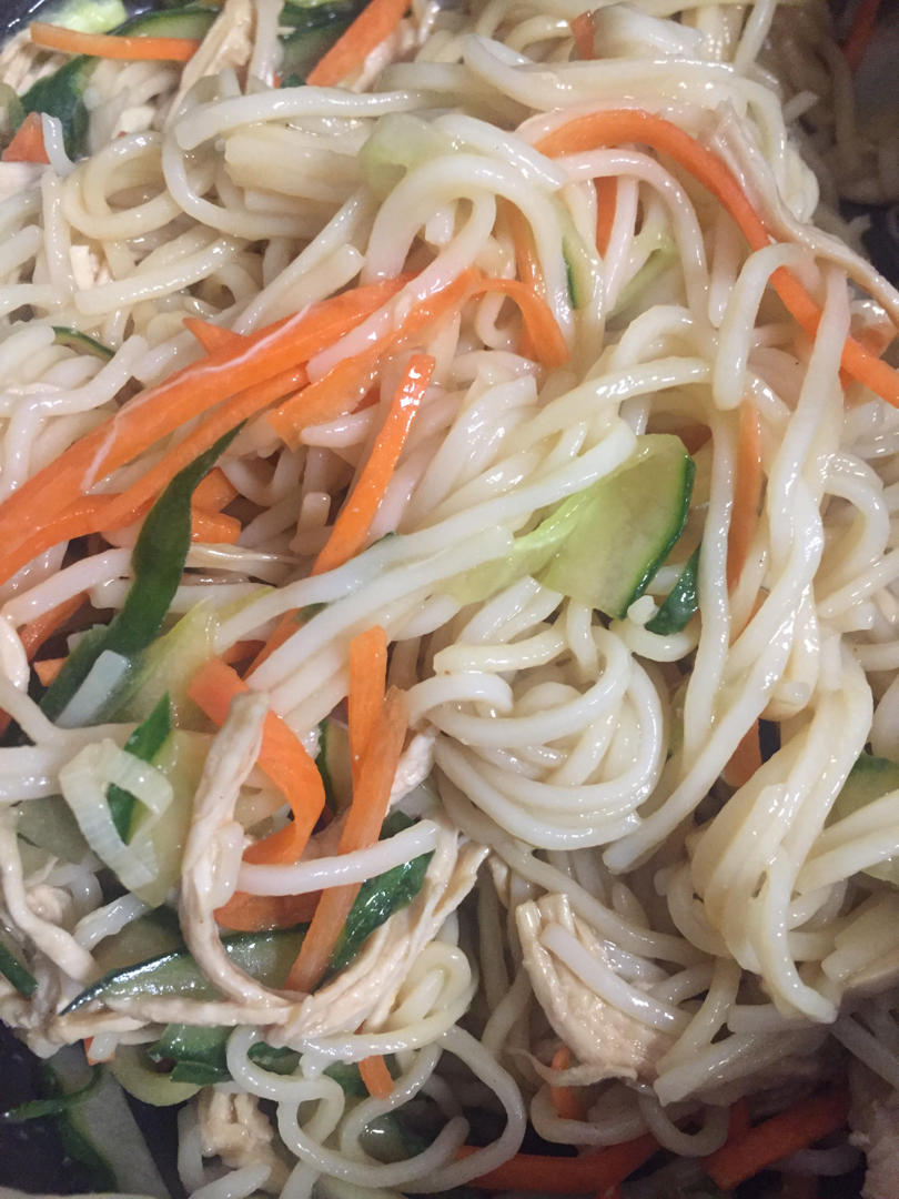 葱油鸡丝拌面