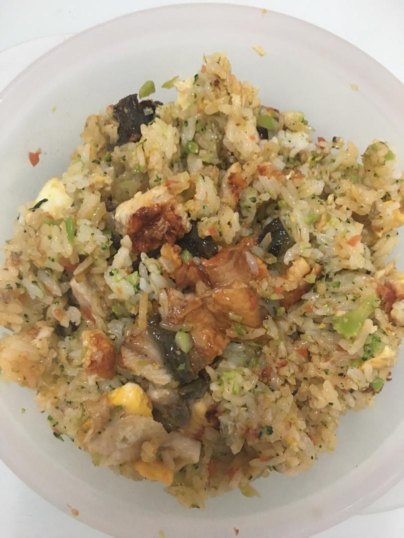 鳗鱼炒饭