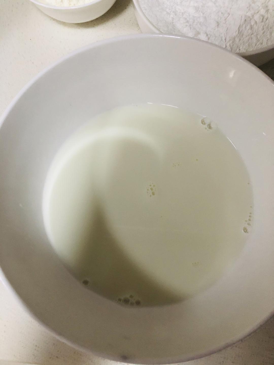纯奶手撕吐司的做法 步骤1