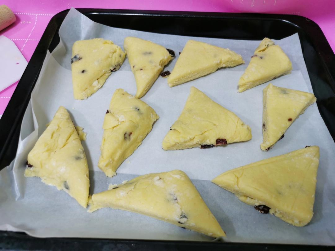 完美裂纹～百分百成功的超好吃奶香司康（禁止搬运）