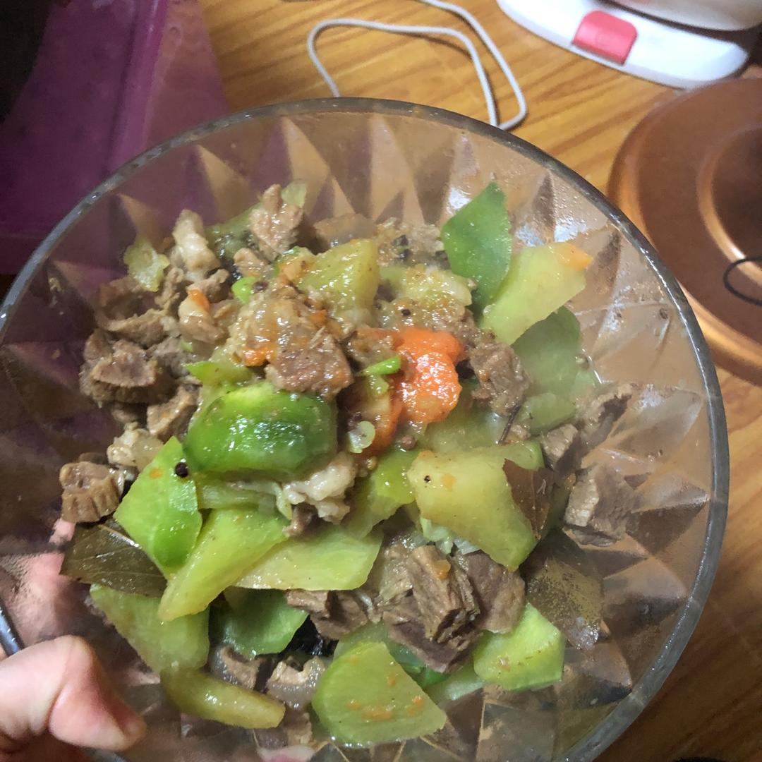 牛腩炖萝卜