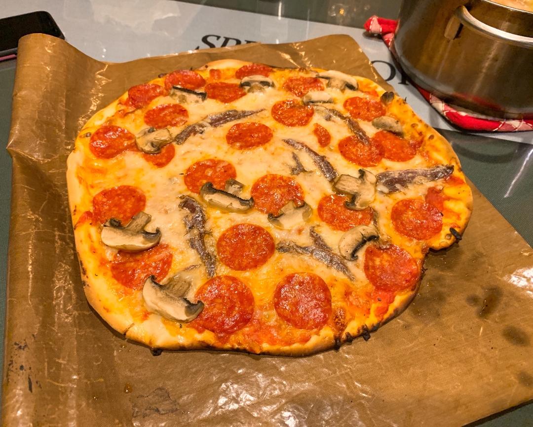 萨拉米薄底披萨 Salami Pizza
