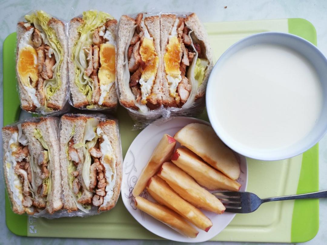 豆浆机版醇豆浆，五谷豆浆，各类豆奶，番薯胡萝卜奶昔，玉米汁，西兰花奶油浓汤，黑芝麻糊，米糊，银耳薏仁枸杞红枣莲子养颜羹，栗子核桃露，黑豆糕绿豆糕，老北京豌豆黄，红豆沙，咸香南瓜粥